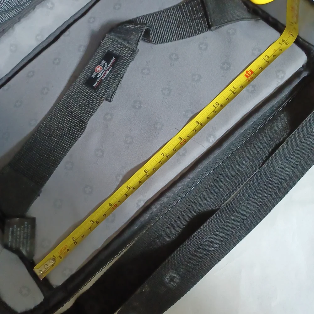 SwissGear black Laptop Case adjustable strap and luggage strap 17
